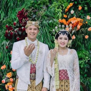 Via Vallen Gelar Mapag Penganten, Sambil Menangis Ceritakan Kenangan Terakhir Dengan Sang Nenek Saat Sakaratul Maut
