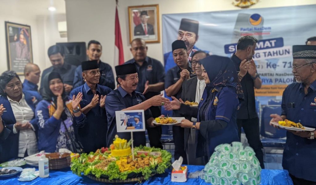 Pengurus DPW NasDem Lampung Rayakan Milad Ke-71 Surya Paloh