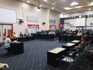 Pihak Perusahaan Diminta Sebutkan Nomor Hp Saat Rapat Bersama DPRD Kabgor, Minta THR Kah ?