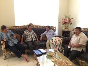 Pererat Silaturahmi, Rustam Akili Datangi Rumah Ketua Lembaga Adat