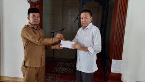 Siar Tumbilotohe, Rustam Akili Salurkan Amanah Rachmat Gobel ke Kades Isimu Selatan