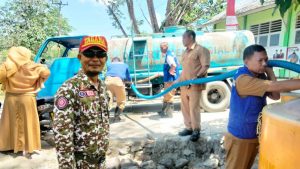 Atasi Kekeringan, Tagana Kabupaten Gorontalo Bantu Dinsos Salurkan Air Bersih