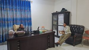 Datangi Adhan Dambea, Rustam Akili Bawa Dokumen Penting, Apa Itu ?