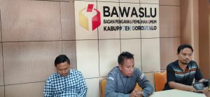 Dua Jam Bawaslu Kabgor Periksa Kadis Sosial dan Istri