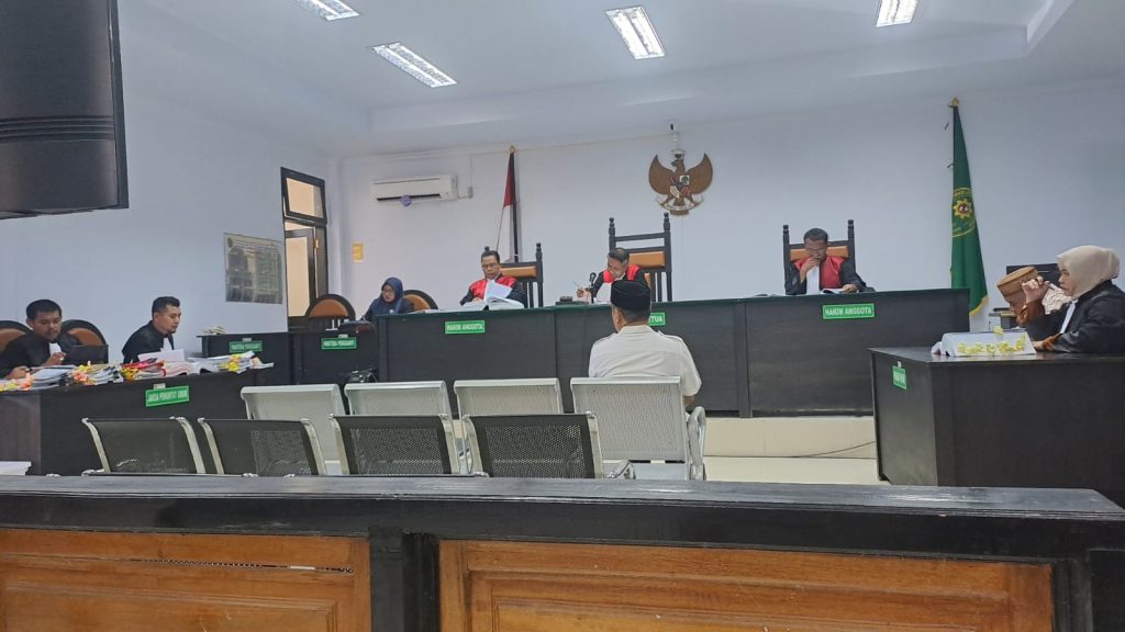 BREAKING NEWS : Sidang Korupsi PDAM Bonebol, Hamim Pou Duduk di Kursi Pesakitan Sendirian