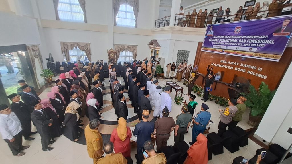 Cicit Pahlawan Nani Wartabone Dilantik Jadi Camat, Bupati Merlan ke Ricky : Buktikan Anda Mampu