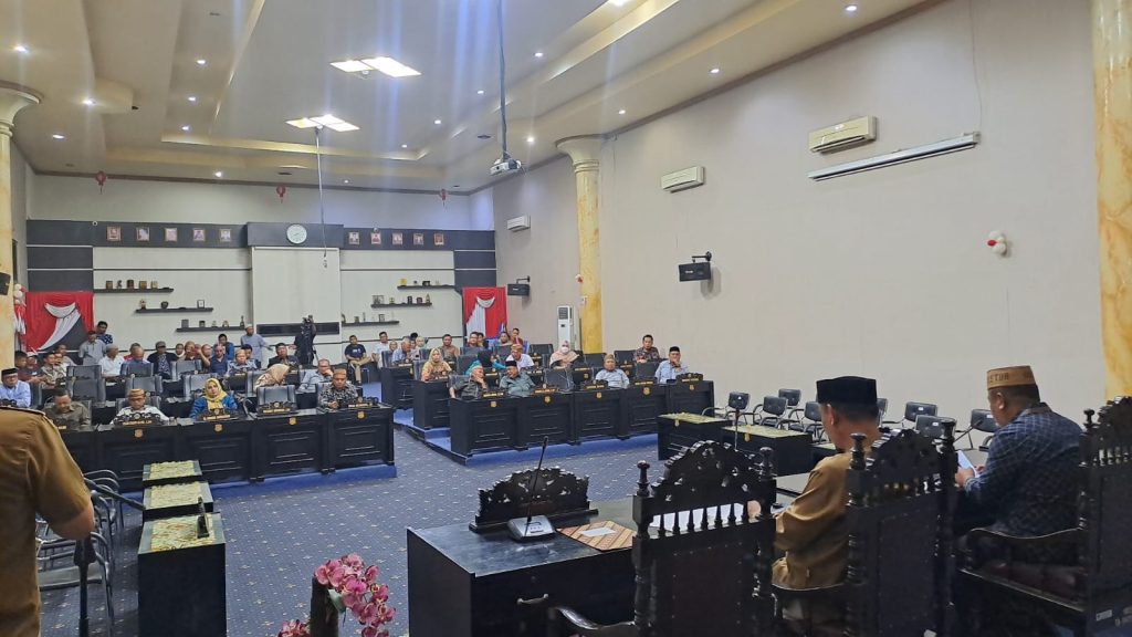Tujuh Fraksi DPRD Kabgor Sepakat Bentuk Pansus Masalah Keuangan Daerah 