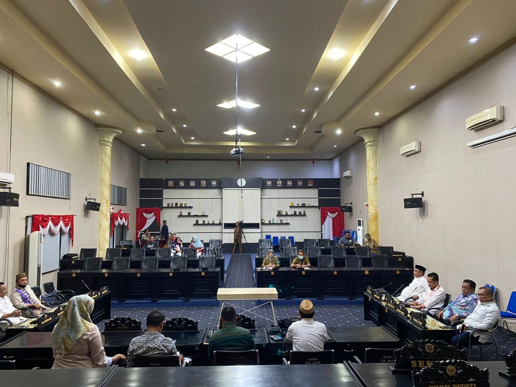 Rapat Pansus DPRD dan Inspektorat Kabgor, Terungkap Badan Keuangan Menyalahi Aturan