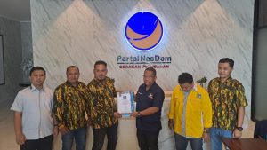 Romatun Alamri Ambil Formulir Bacagub Idah Syahidah di DPW NasDem Gorontalo