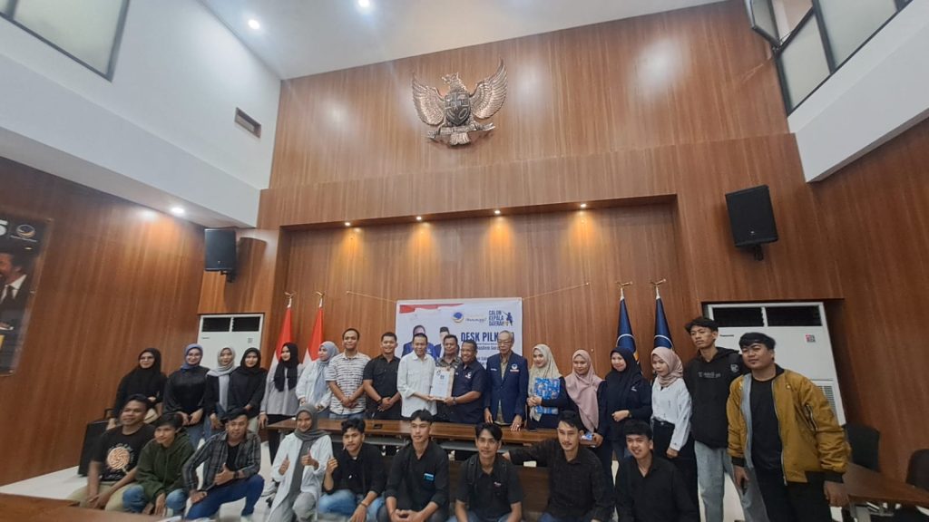 Didampingi Aktivis Anti Korupsi, Prof RA Daftar Bacawagub di DPW NasDem Gorontalo