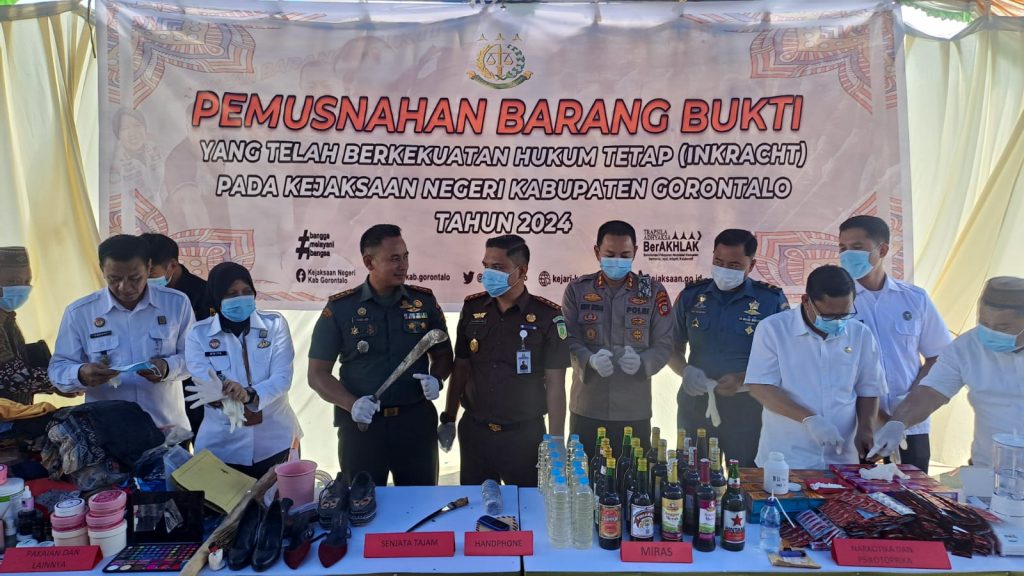 Kejari Kabgor Musnahkan Barang Bukti Perkara Tindak Pidana Umum