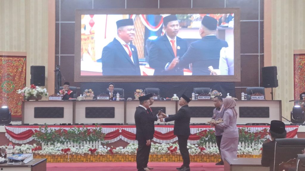 25 Aleg DPRD Bone Bolango Resmi Dilantik, Faisal & Azan Pimpinan Sementara