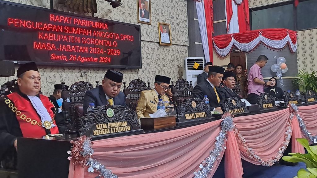 40 Aleg Resmi Dilantik, Zulfikar dan Roman Pimpinan Sementara DPRD Kabupaten Gorontalo