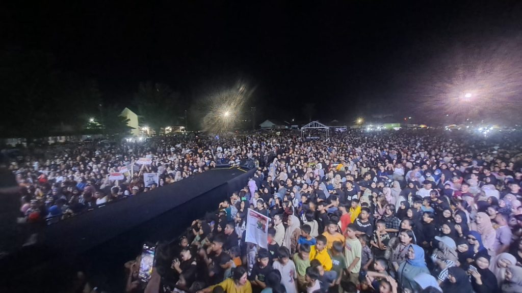 Pecah! Ribuan Warga Padati Lapangan li Kada Kabila, dr. Shanty Yakin Paslon Nelson – Kris Menang