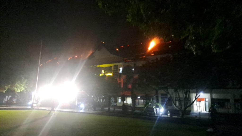 Breaking News! Dini Hari Polda Gorontalo Terbakar