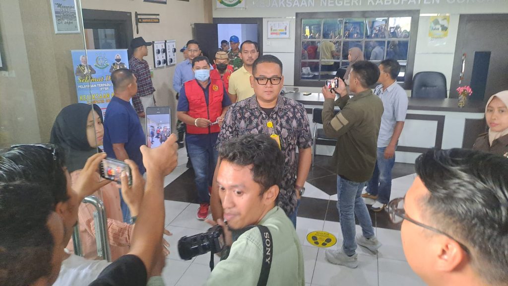 Diduga Korupsi, Kejari Kabgor Tahan Kadis PUPR, Kabag ULP dan Konsultan Pengawas