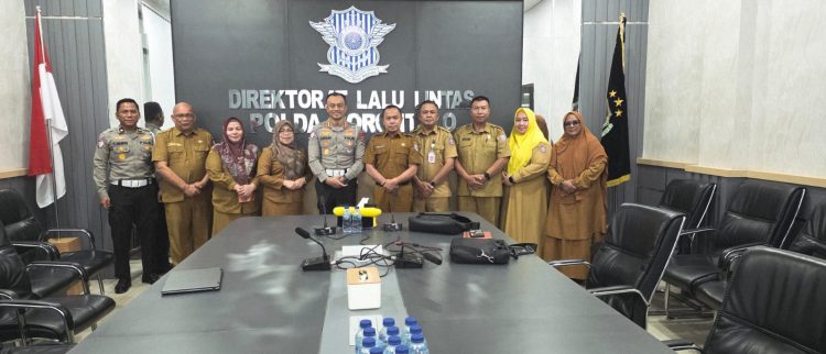 Badan Pendapatan Daerah (Bapenda) Provinsi Gorontalo menggandeng Direktorat Lalu Lintas (Ditlantas) Polda Gorontalo untuk menggenjot penerimaan daerah