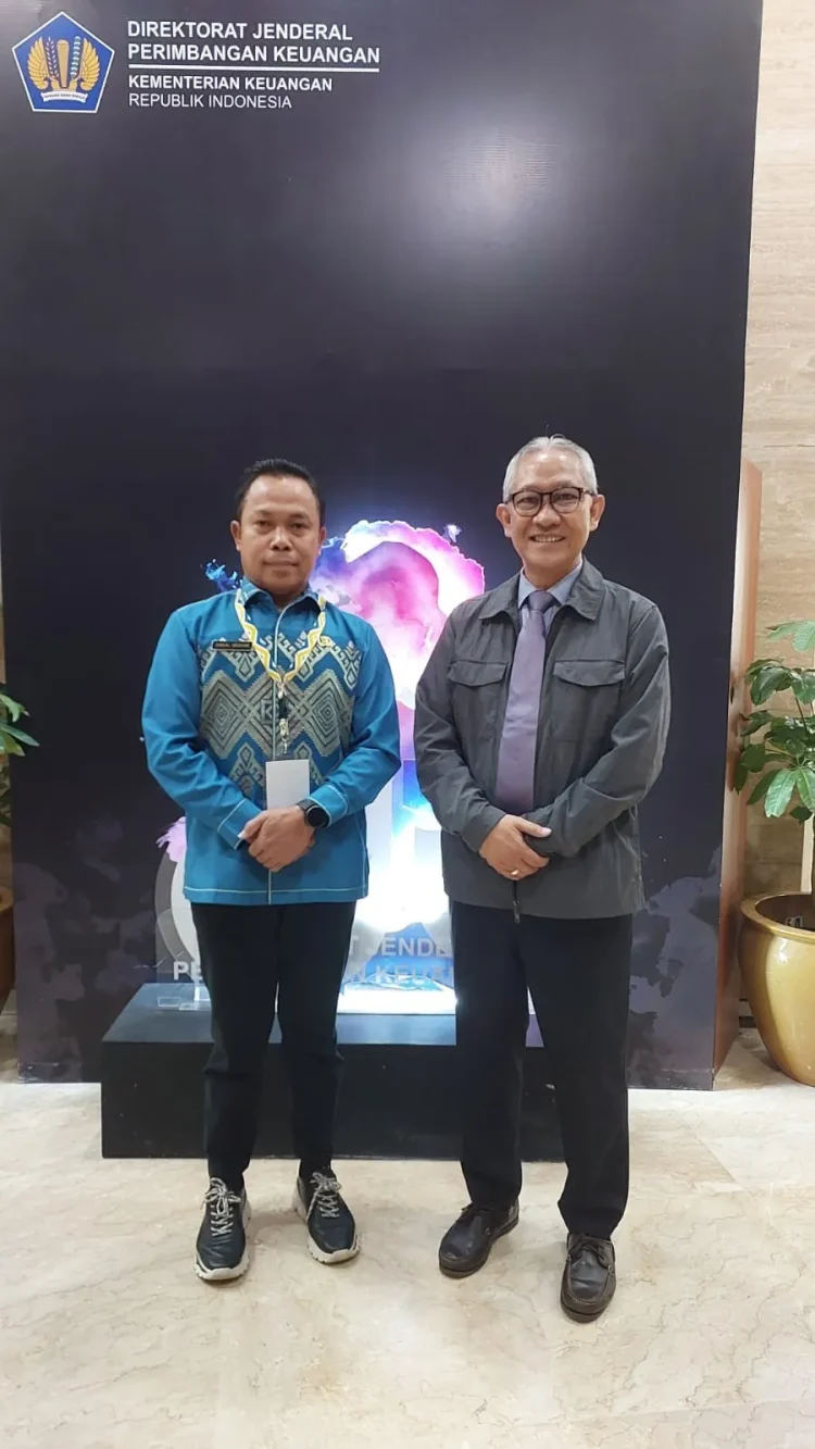 Kepala Bapenda Danial Ibrahim Bersama Dirjen Perimbangan Keuangan Kemenkeu RI Bapak Askolani, SE., M.A. | Foto: Istimewa