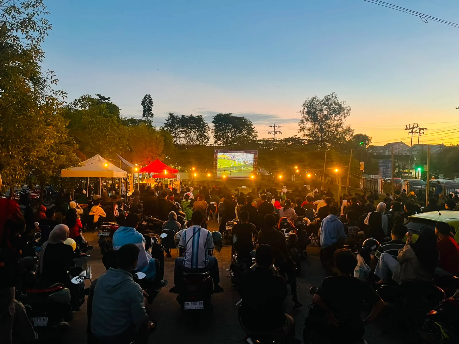 Pelayanan PKB saat nobar Final Piala Dunia 2026 di Kantor Bapenda Provinsi Gorontalo